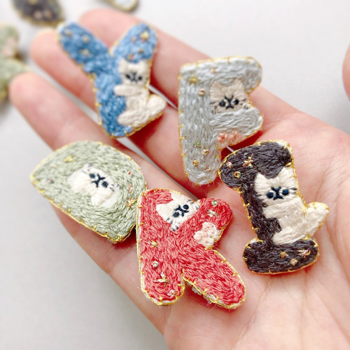 ア*リ様 ハンドメイド　刺繍キーホルダー　ポケットから猫 ア*リ様 ハンドメイド 刺繍キーホルダー ポケットから猫