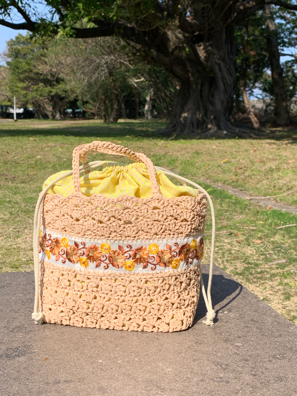 2way仕様！軽くて可愛いリボンラインBasket <natural42×オフリボン×裏巾着yellow check> 2枚目の画像