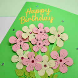 グリーン、ピンク、イエローのかわいいデザインカラーの立体的な手作りバースデーカードです。デザインは花束と鉢植えのデザイン 6枚目の画像