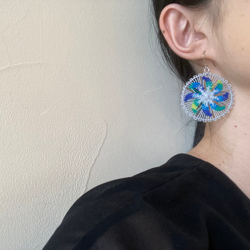 色が楽しいニャンドゥティのピアス/イヤリング ブルーグリーン 糸の