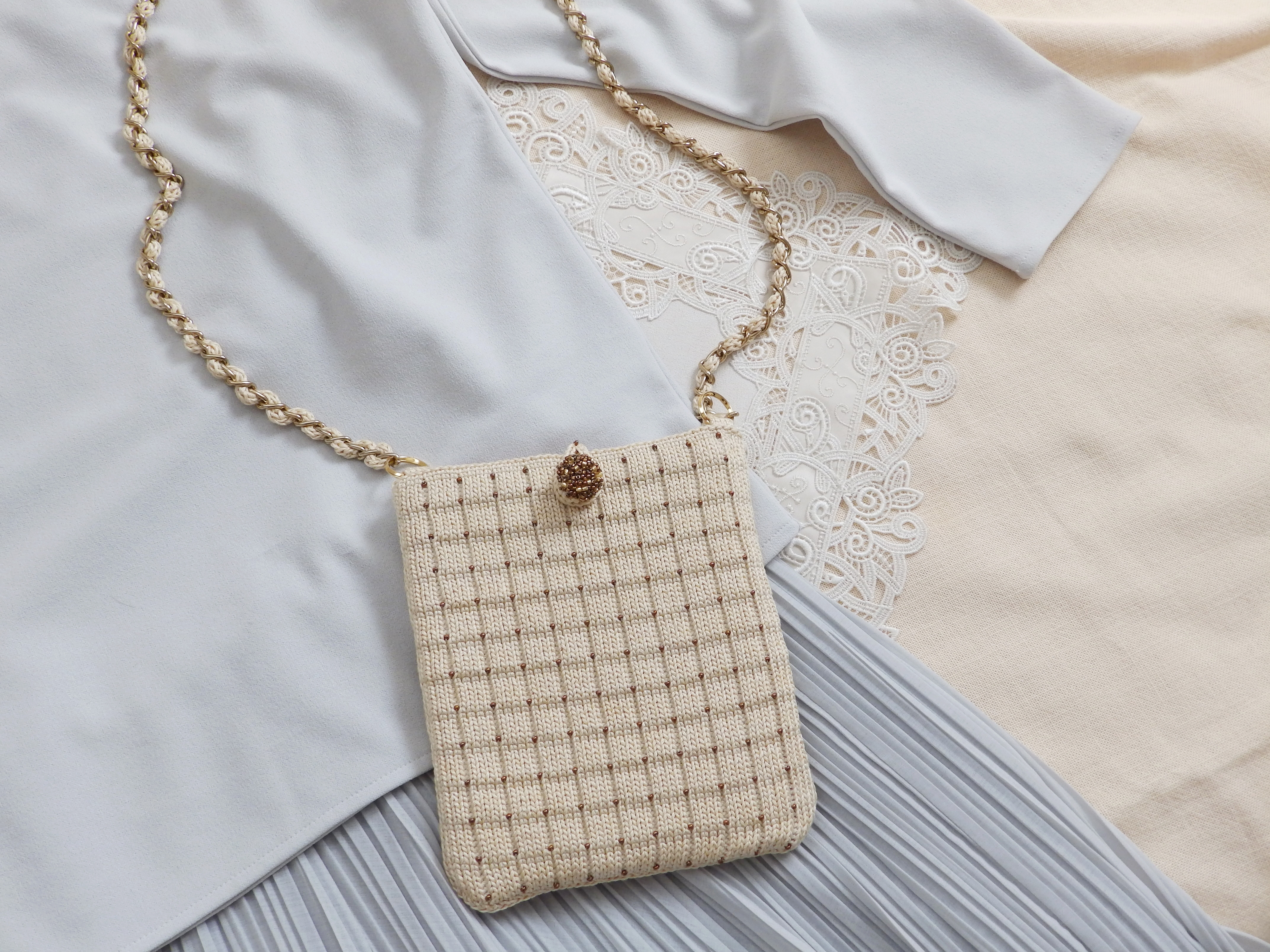 シルクのニットポシェット・ベージュ