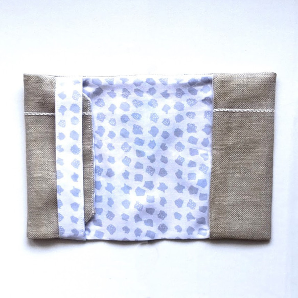 リネン  手刺繍のブックカバー  紫陽花    (A6/ 文庫本サイズ/青 ) 7枚目の画像