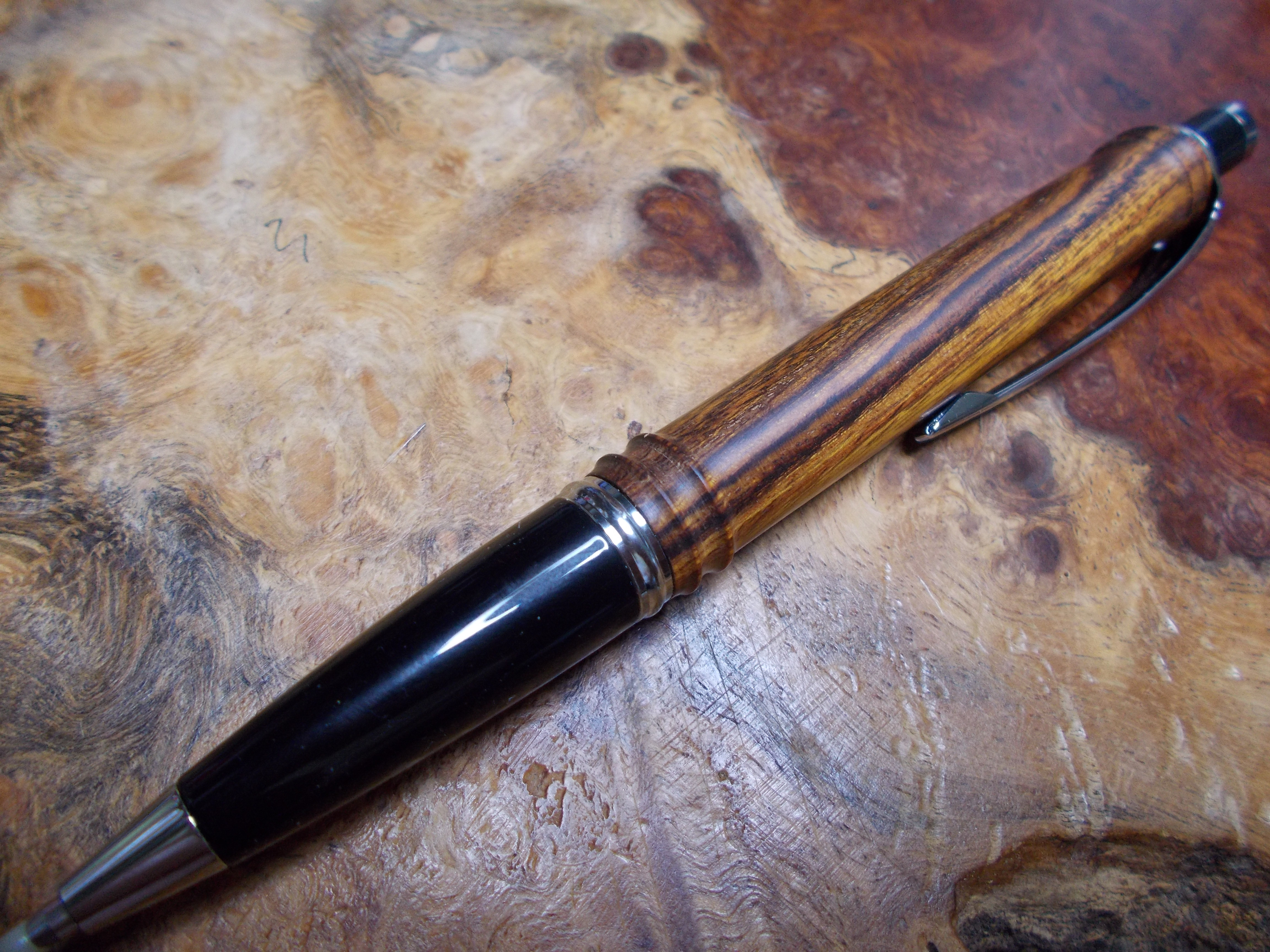 超希少古代埋もれ木！デザートアイアンウッドのボールペン！　　パーカータイプ（Ｇ2規格）のリフィル