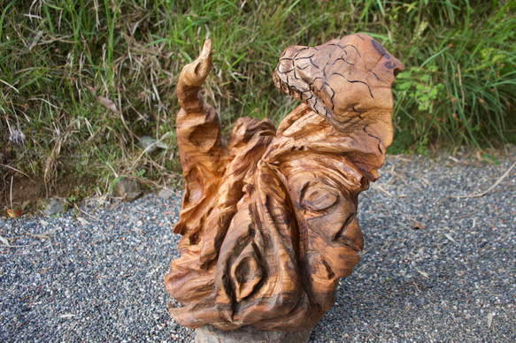 蜿蜿に光を貪る　チェーンソーアート彫刻作品　蛇　木彫り 8枚目の画像