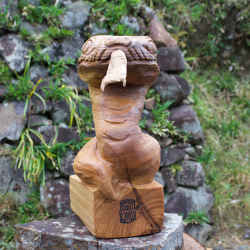 ベーレンパイソン チェーンソーアート彫刻作品 蛇 木彫り 彫刻