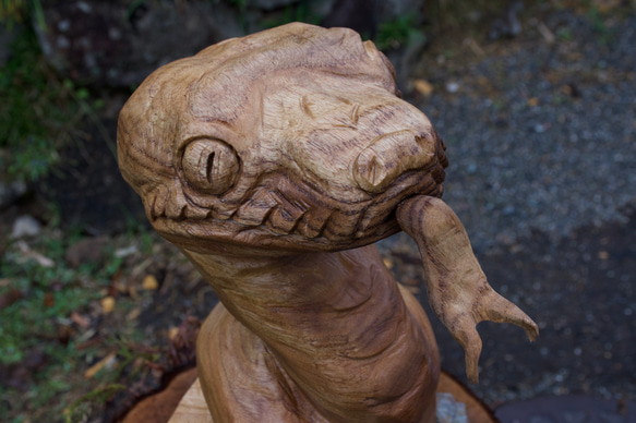 ベーレンパイソン　チェーンソーアート彫刻作品　蛇　木彫り 9枚目の画像
