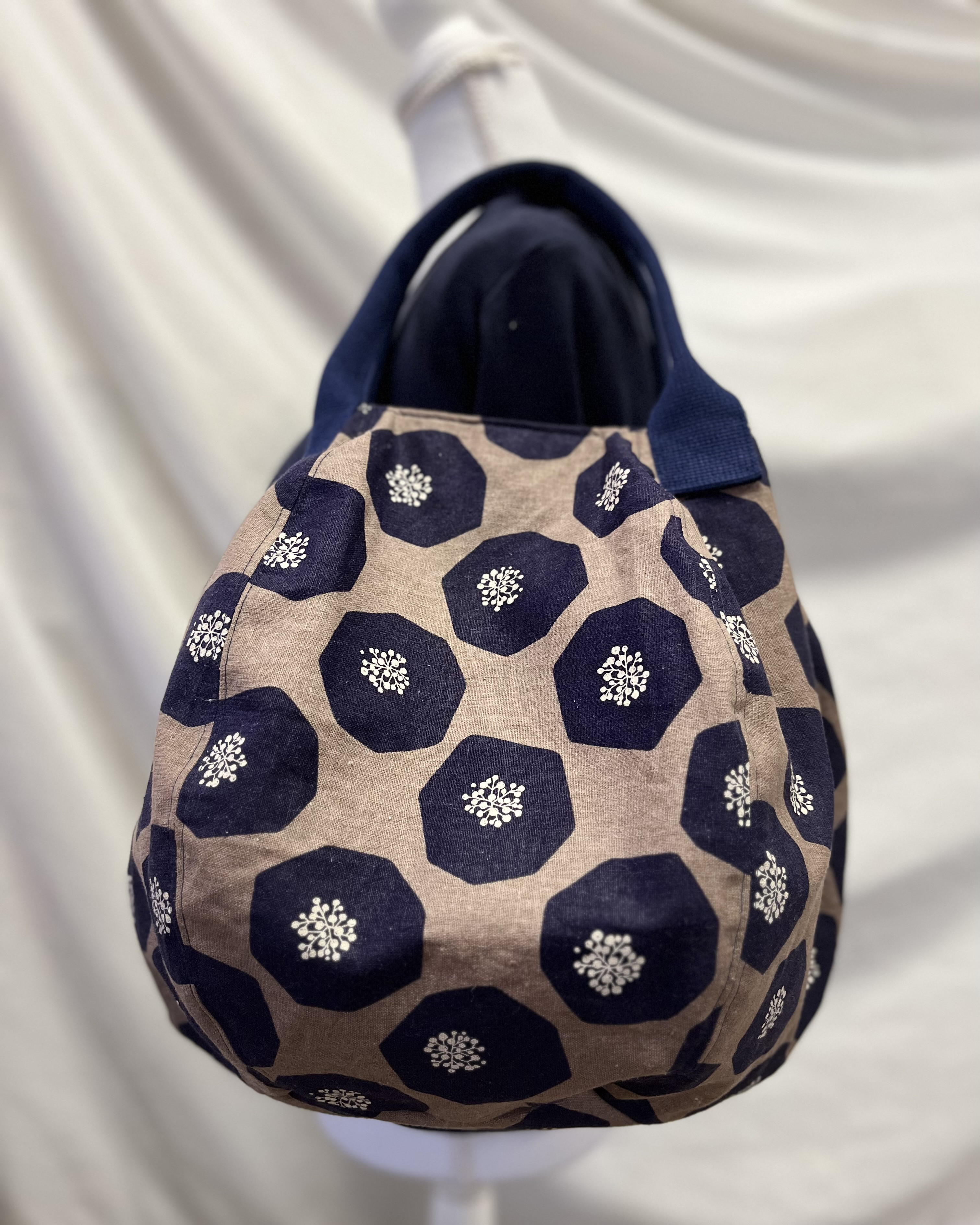 【受注生産】コロンとした形が可愛い　北欧柄バッグ