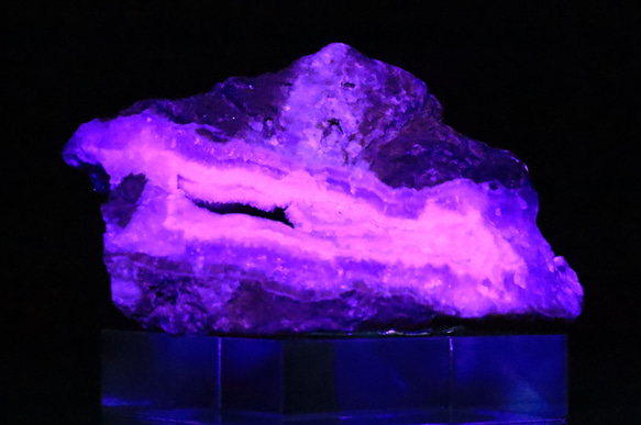 78g『レア』 蛍光 ロータスピンク 天然 アラゴナイト 原石 鉱物 標本｜アフガニスタン ヘルマンド州 産 3枚目の画像