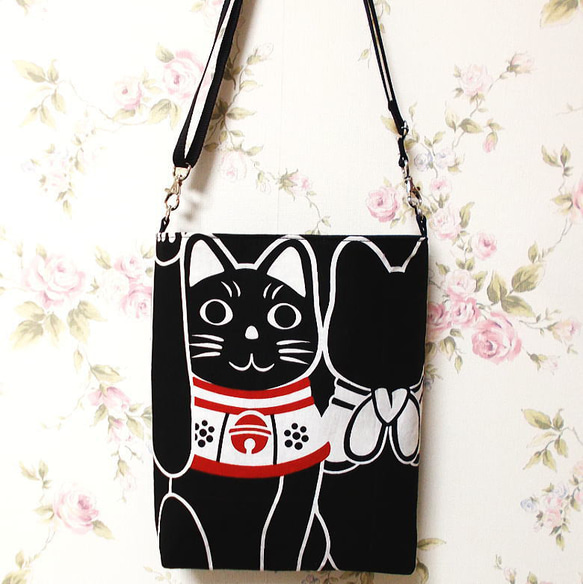 和柄 ポシェット 黒い招き猫 サコッシュ にゃんこショルダーバッグ 1枚目の画像