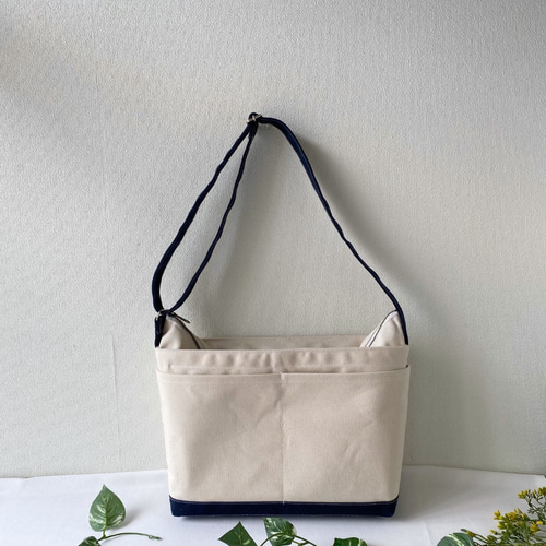 シンプルショルダーバッグ」Lサイズ「生成り✕ネイビー」/倉敷 シンプルショルダーバッグ」Lサイズ「生成り✕ネイビー」/倉敷