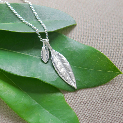 SILVER COLLECTION 銀製品リボンツキ　リーフ　一輪(シルバー) 0020094SVP SV925製パーツ インフィニティ 6.5×17.0×1.5mm 1ヶ - 卸