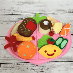 フェルトで作ったいちごのお子様ランチプレート おもちゃ・人形