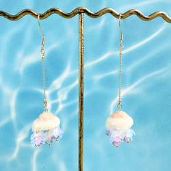 目玉焼きクラゲの耳飾り(ピアス/イヤリング) ピアス（フック・チェーン