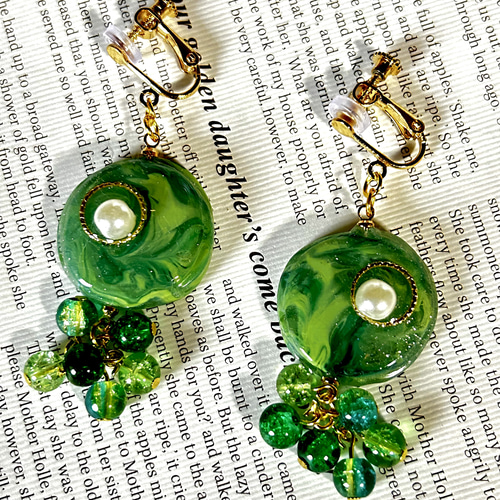 ≪119 グリーン≫レジンピアス 500円 ≪119 グリーン≫レジンピアス 500円 - メルカリ