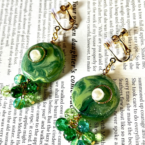 レジン　ハンドメイド　ピアス　イヤリング　グリーン系 Sparkle-緑の化石-【レジンアクセサリー レジンイヤリング レジン