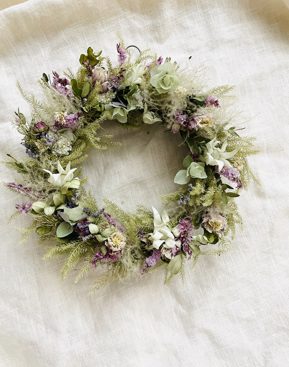 小花とグリーンの小さめドライフラワーリース リース Florist lugna 