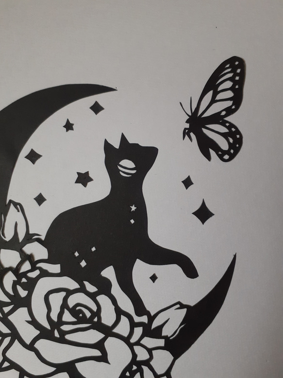切り絵アート　花月と猫と蝶 4枚目の画像