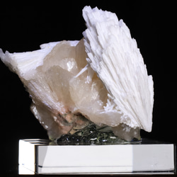 62g『美しい美術品的共生結晶美』 天然 スティルバイト スコレサイト