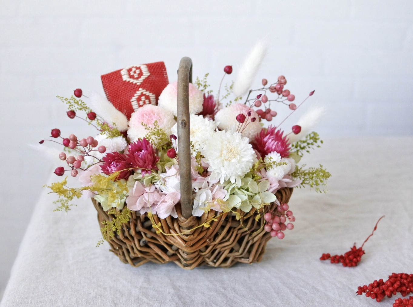 【伝統工芸】こぎん刺しとプリザーブドフラワーバスケット　春　さくら