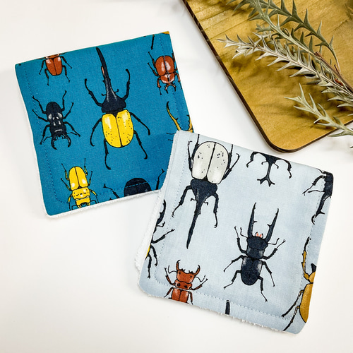 ハーフハンカチ コットン×パイル地 リアルな昆虫柄（エメラルド