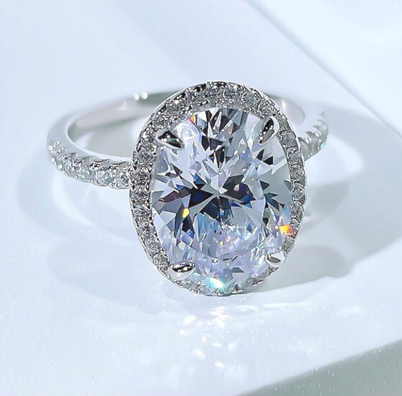 6カラット オーバル 高炭素ダイヤモンド キラキラ ゴージャス ヘイローリング シンプル ホワイト 白 婚約指輪 9枚目の画像