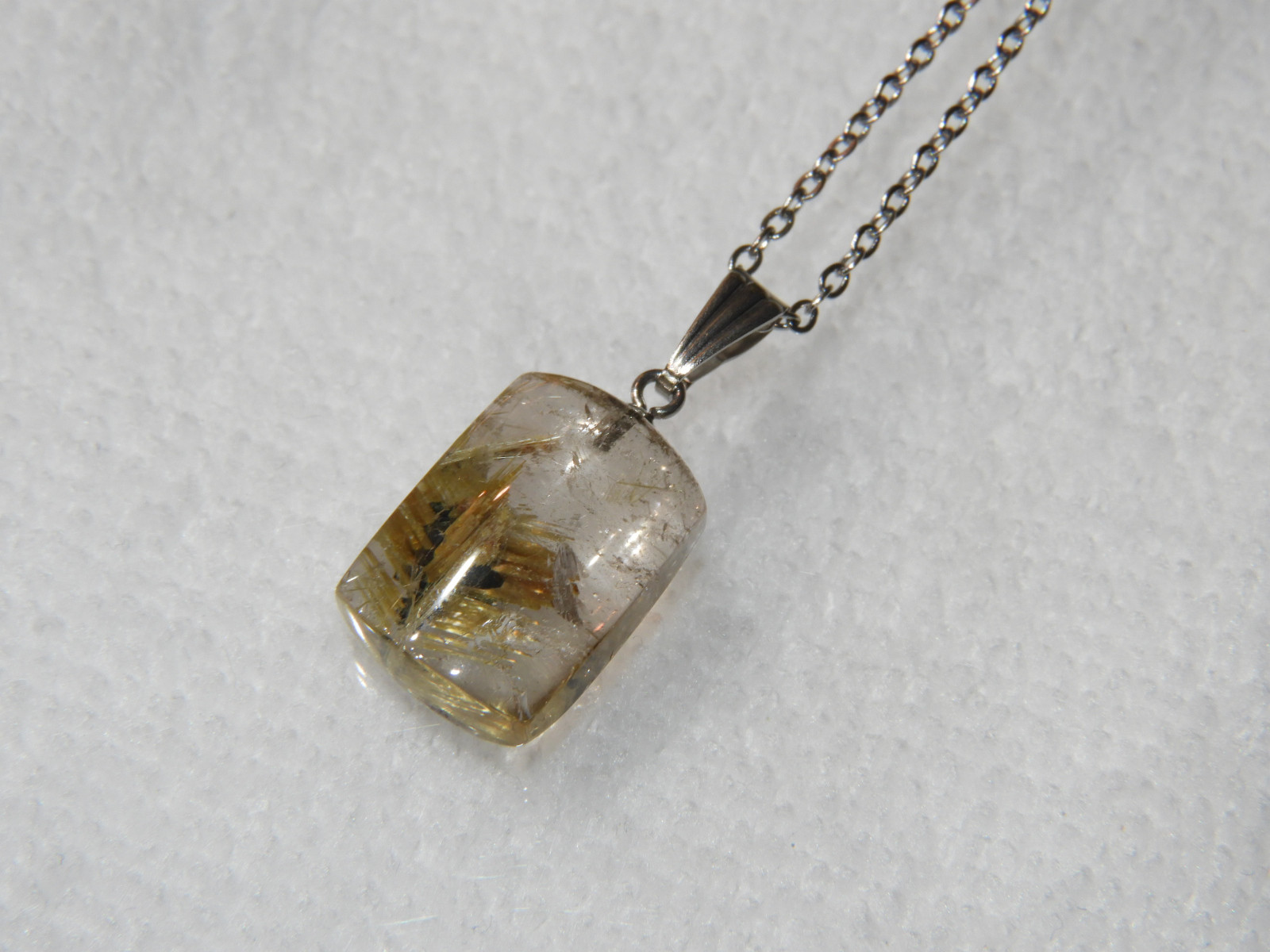 美しき放射結晶の最高級ルチルペンダント！メイドインジャパン！一点物！　4７　天然石