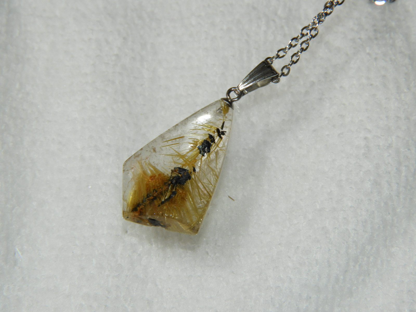 美しき放射結晶の最高級ルチルペンダント！メイドインジャパン！一点物！　4８　天然石