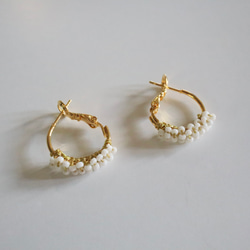 Half moon pierce , vintage white 3枚目の画像