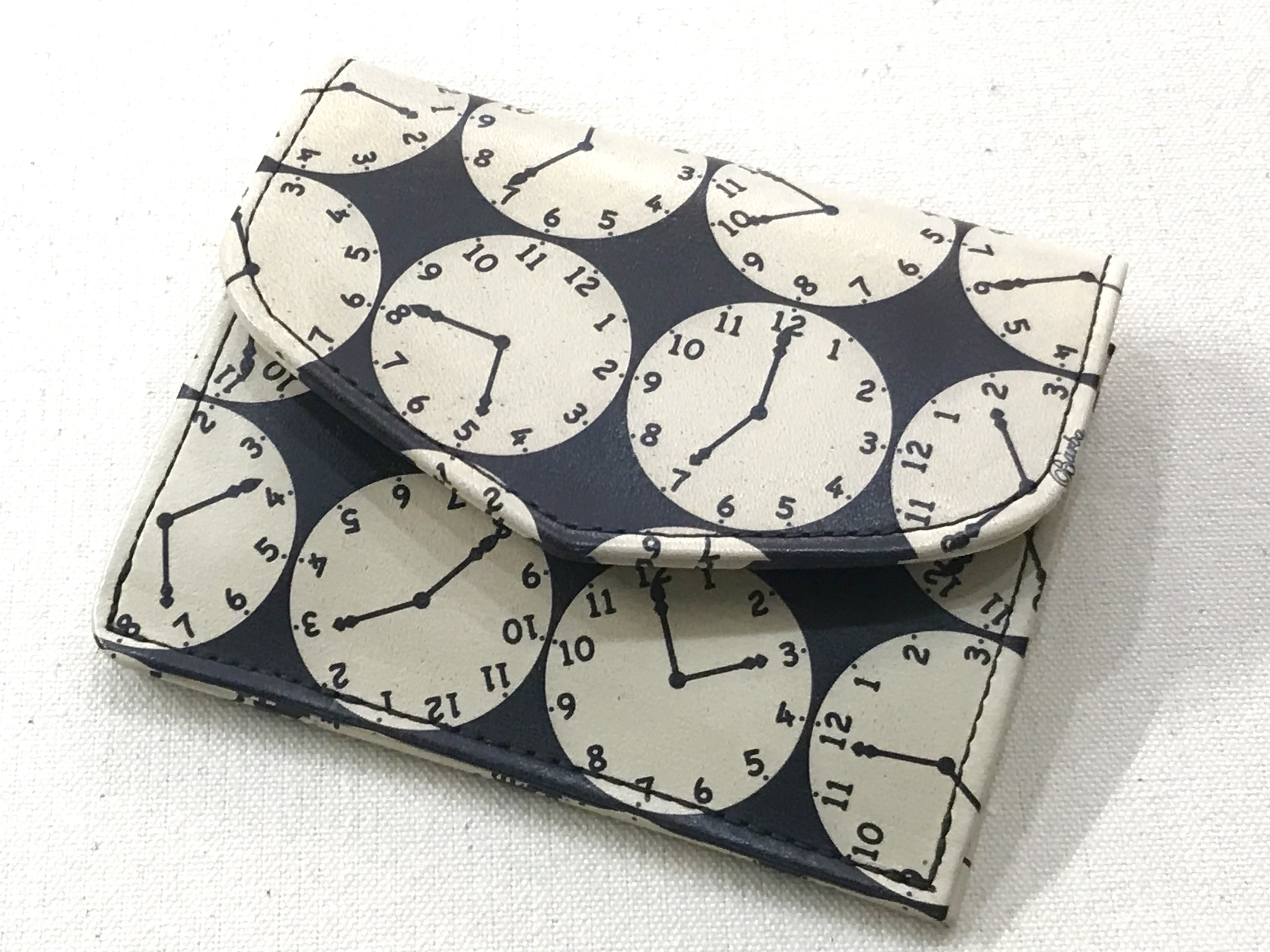 コインウォレット　モノトーン時計柄