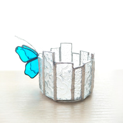 ガラスの蝶つき昭和風ガラスを使ったステンドグラスの丸い器　キャンドルホルダー・キャディポット・花器・小物入れに 1枚目の画像