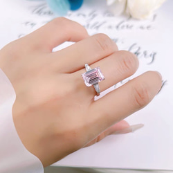 4.5カラット ライトピンク 長方形 高炭素ダイヤモンド キラキラ ゴージャス リング シンプル エメラルドカット 指輪 2枚目の画像