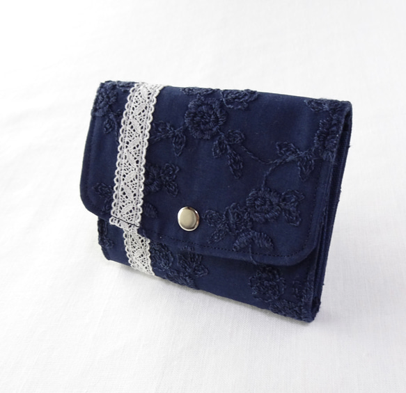 刺繍×レースのミニ財布　ネイビー 薔薇　ミニウォレット　軽量 2枚目の画像