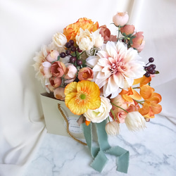 アーティフィシャルフラワー　ブーケ　ぴょんぴょんブーケ グリーン、イエロー、ホワイトのぴょんぴょんブーケ アーティ