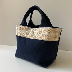 新色◇インド刺繍リボンとクッタリ帆布のトートバッグ◇ivorygold×navy 1枚目の画像