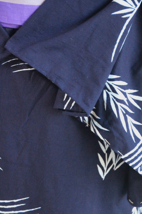 手染め型藍染浴衣　濃紺　笹と流水のシンプルさがこなれた雰囲気　スモールサイズ　裄65.5ｃｍ　木綿 14枚目の画像