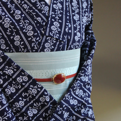 手染め型藍染浴衣　濃紺　縦に並んだ小菊のストライプ小紋柄が着姿をきれいにみせる　　お袖長めトールサイズ　裄68ｃｍ　木綿 3枚目の画像