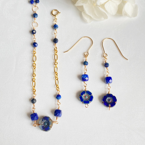 14kgf チェコフラワー&ラピスラズリのピアス ac/696 ピアス（フック  