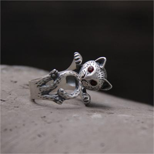 ビンテージ ルビーアイの猫モチーフシルバーリング シルバー925