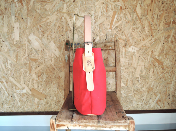 ≪僅限網頁≫ [ORZO] 8號帆布&amp;鞣革單肩手提包 A4相容紅色 x 米色 OR-901c 第3張的照片