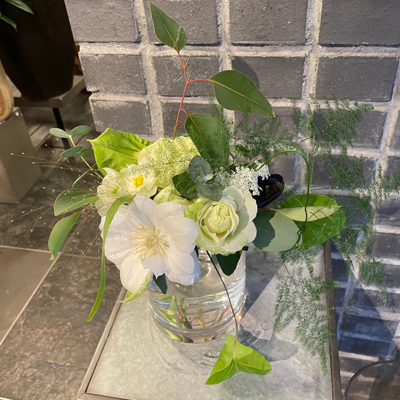 【生花】白・グリーンの花を使ったナチュラル系ブーケ 3枚目の画像