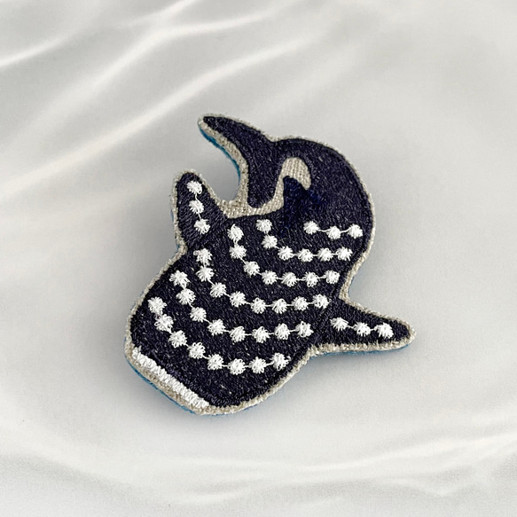 〚イルカメ様オーダー〛刺繍ブローチ イルカメ様オーダー〛刺繍ブローチ