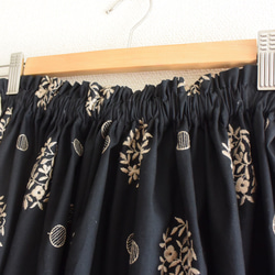 【受注制作】サークルフラワー刺繍のコットンロングスカート ブラック 8枚目の画像