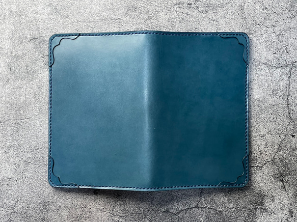 【手工縫製】古色古香的藍色書本創新封面（角花裝飾）帶書籤 第9張的照片