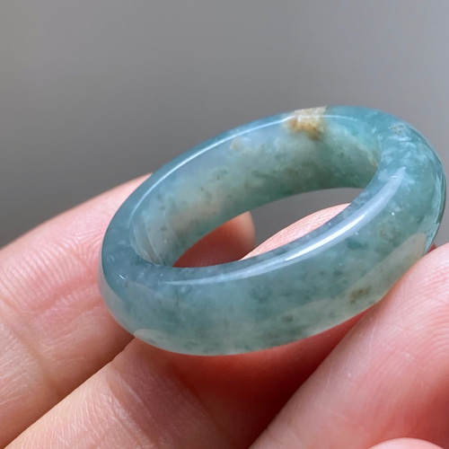 ミャンマー産 本翡翠 原石 無着色、無含浸の本翡翠原石 A貨バングル