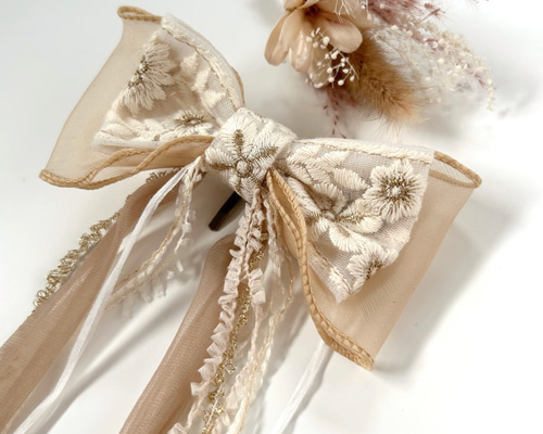 新品未使用☆レースコサージュ 乗り込める ヘアアクセにも ベージュ