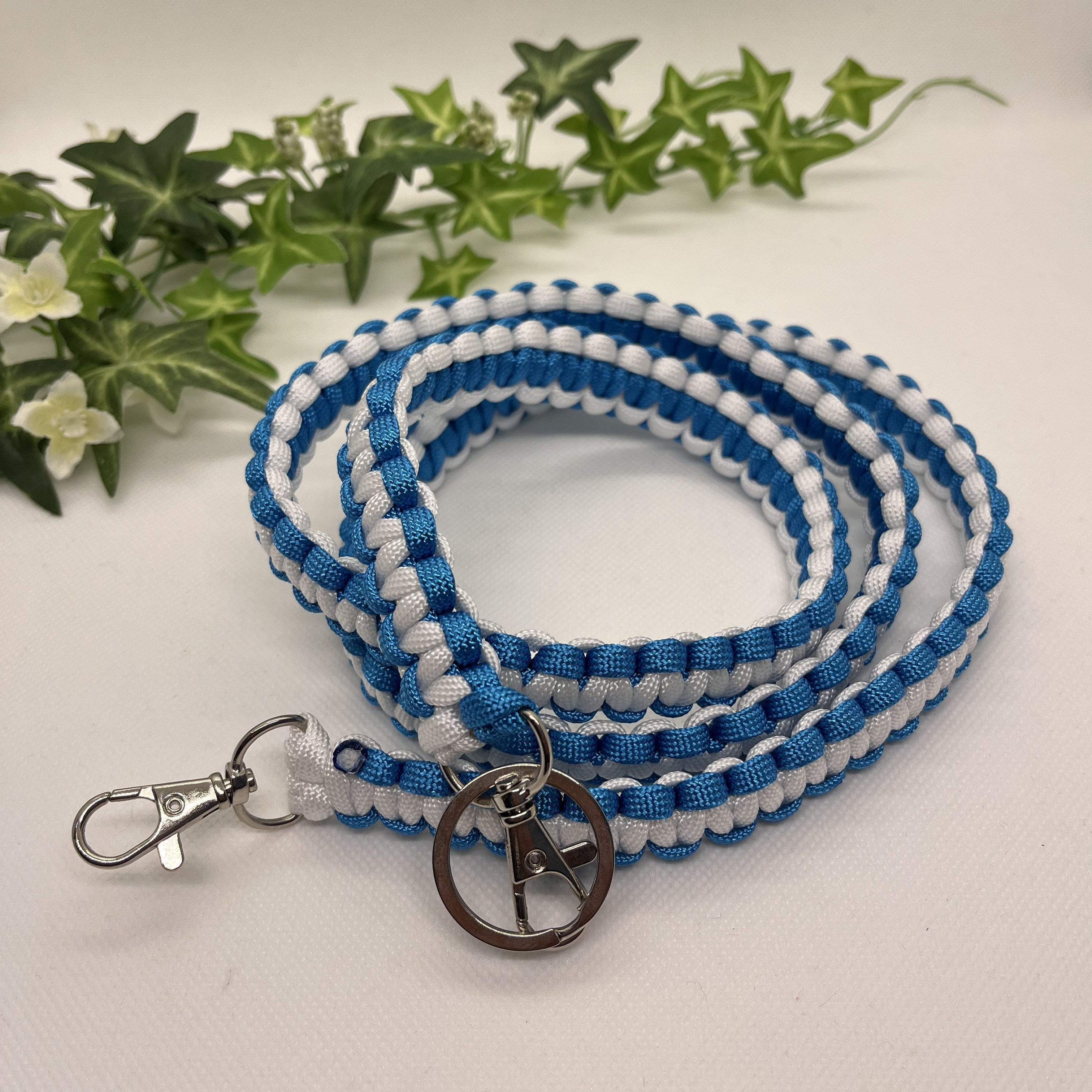 送料込 スマホストラップ ブルー＆ホワイト ショルダーストラップ パラ