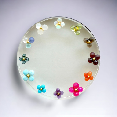 まるい天然石の小さいお花ピアス4枚花 オパール サージカル