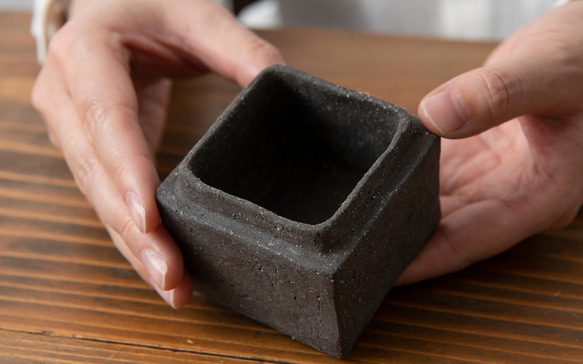 燒島陶瓷盒立方體 第4張的照片