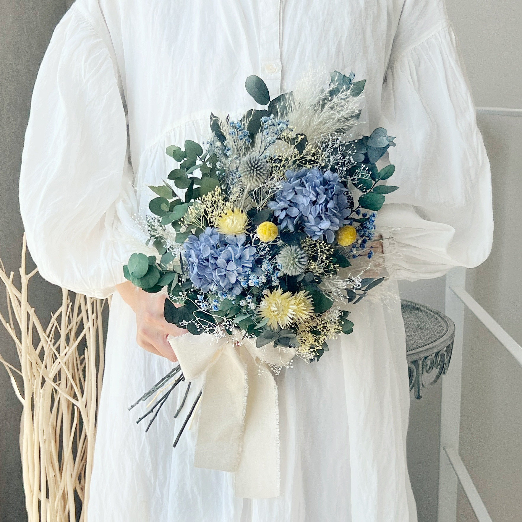 ナチュラルブーケＭ　ルリ玉ブルー　ウェディング　誕生日　プリザーブドフラワー　ドライフラワー