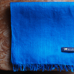 ベルギーリネンの手織りストール【ブルー・無地】 5枚目の画像